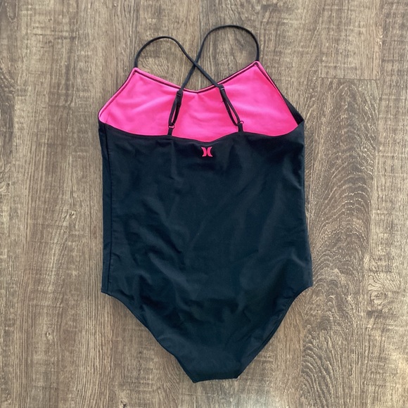 Hurley one piece swimsuit - Picture 3 of 6